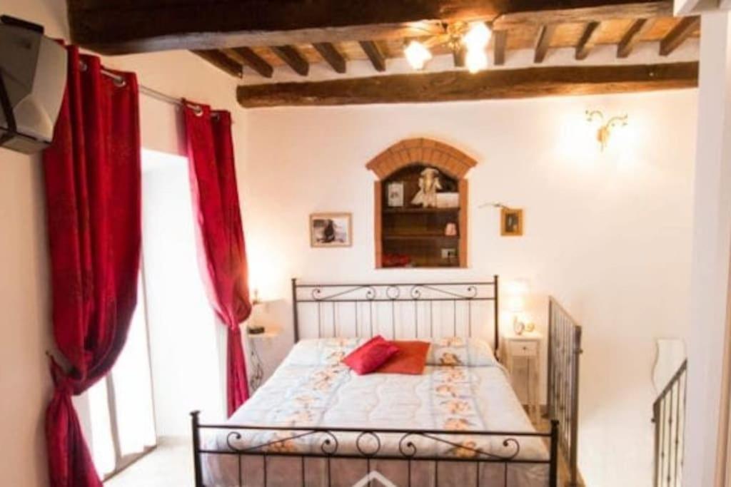 הוילה Boccheggiano Casa Il Girasole מראה חיצוני תמונה